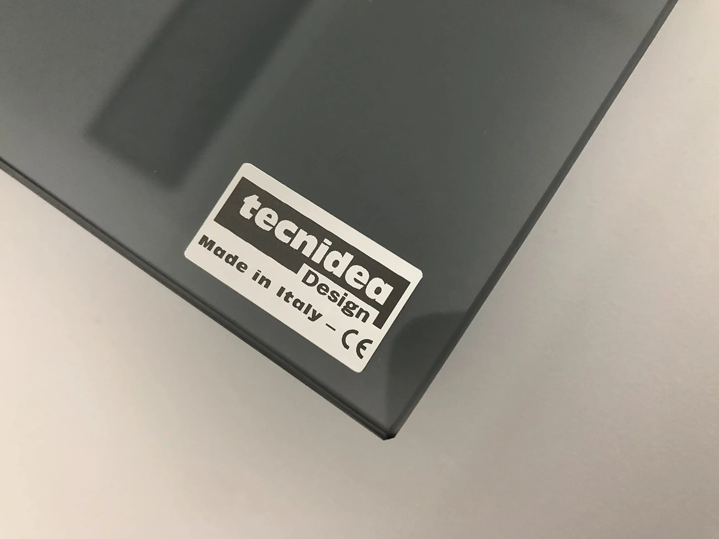 tecnidea Base girevole in vetro temperato colore Nero fumè, GK70N, dim: cm 70x32 - portata max. kg 40 - gira con un dito.