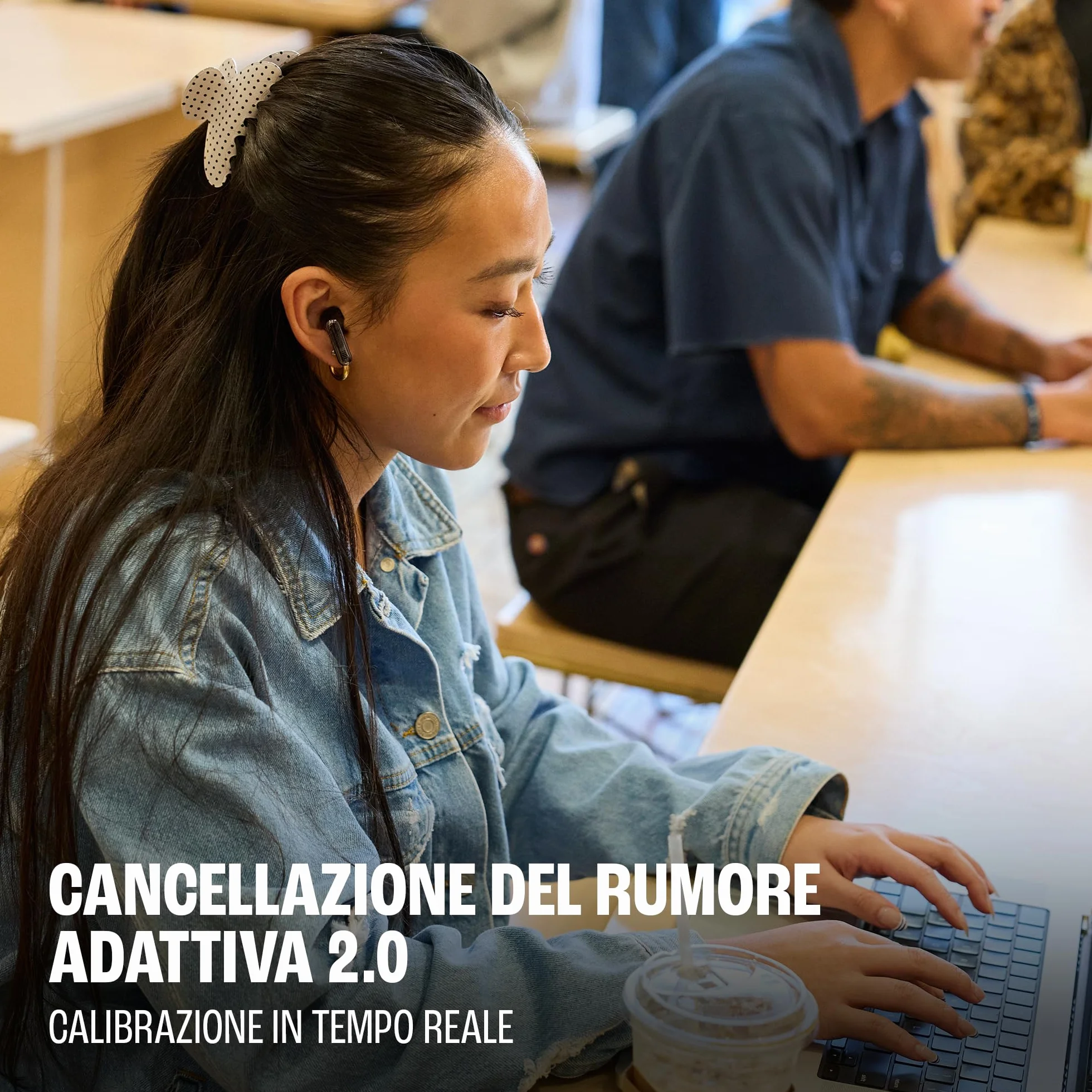 JBL Live Flex 4, Auricolari Wireless con Cancellazione Adattiva del Rumore, Bluetooth, Autonomia di 50 Ore, Impermeabilità IP54, Smart Charging Case, Nero