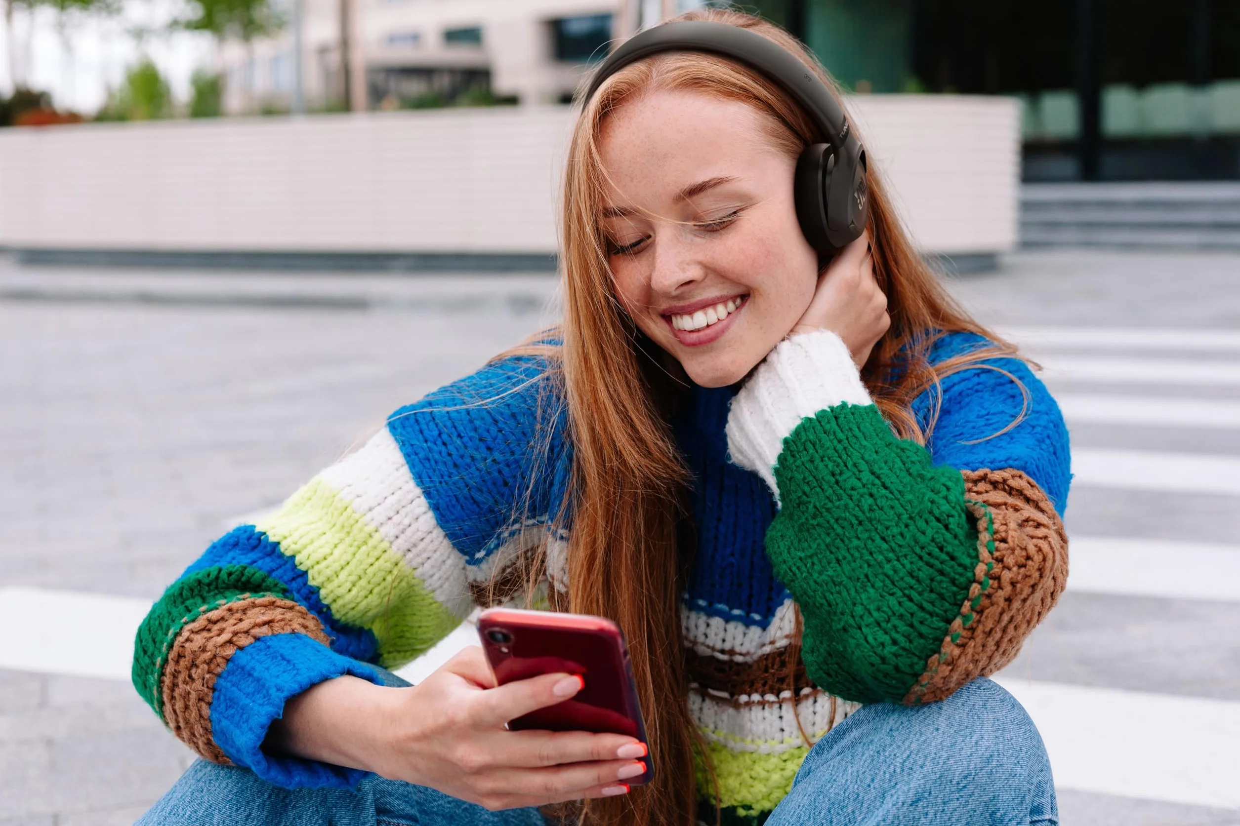 JBL Tune 680 NC Cuffie On-Ear Bluetooth Wireless, con Cancellazione Adattiva del Rumore, Smart Ambient, JBL Pure Bass Sound, fino a 76 Ore di Autonomia, Google Fast Pair, Microsoft Swift Pair, Nero