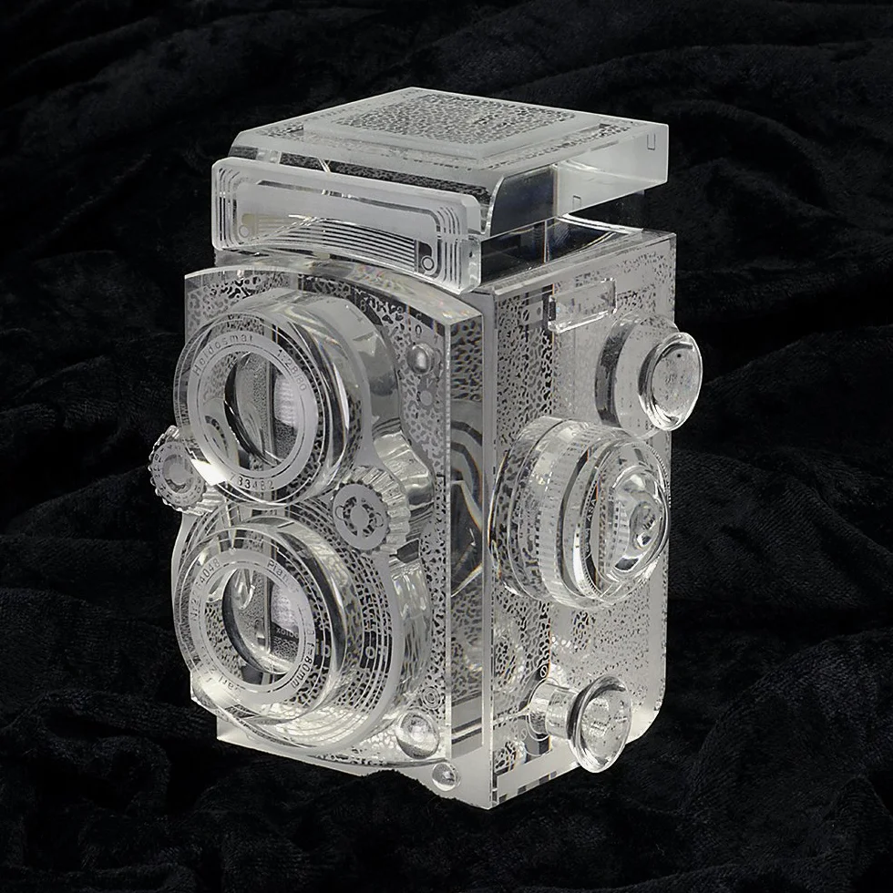Fotodiox Crystal TLR Camera Display Model – Replica 4/5 Size of Rolleiflex 2.8 Camera with Zeiss Planar 80mm lens; Paperweight, Book Shelf, Bookends, Paper Weight