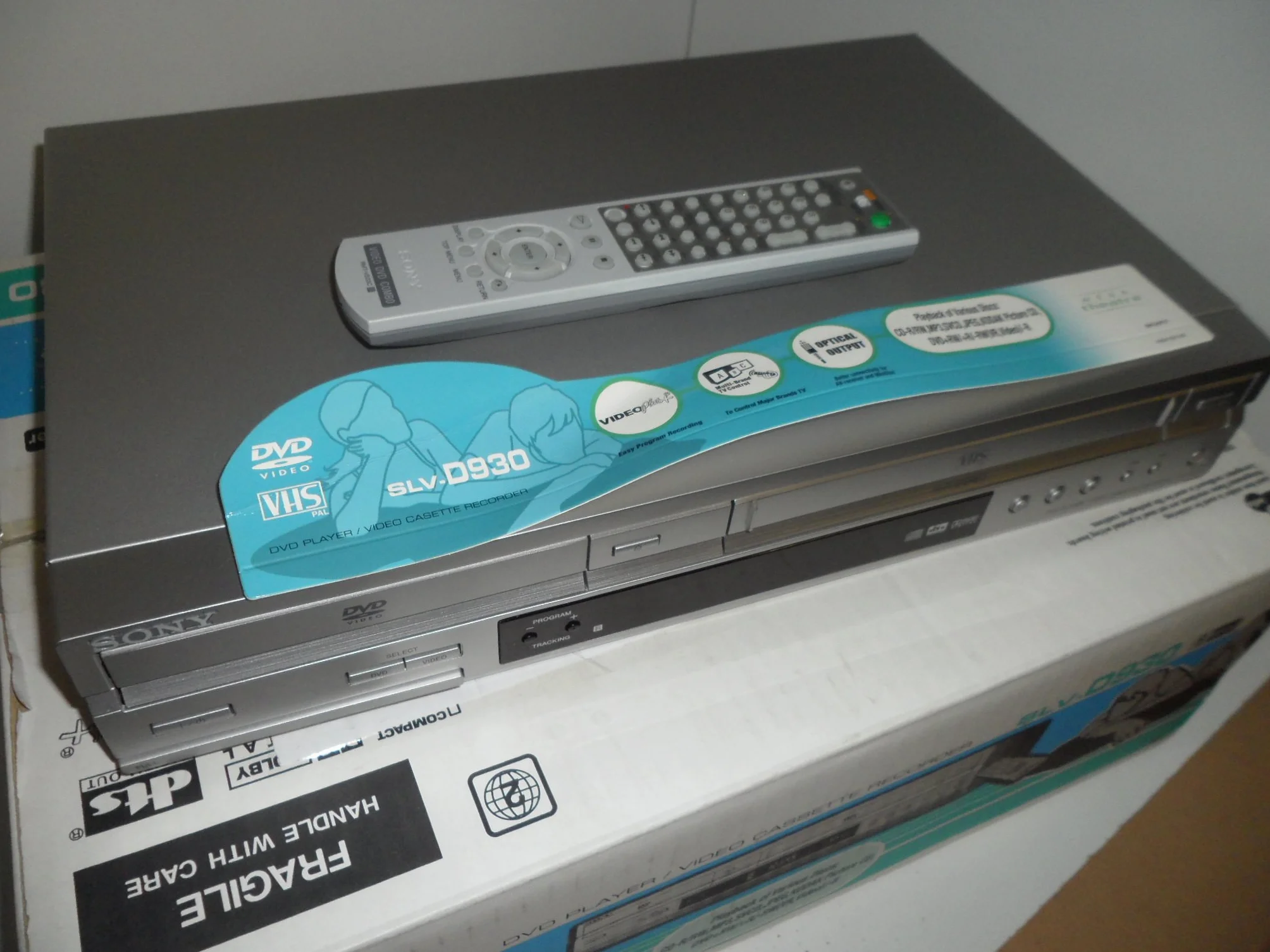 Sony - Lettore DVD e VHS multifunzione SLVD930, sintonizzatore VHF e UHF, video Plus+