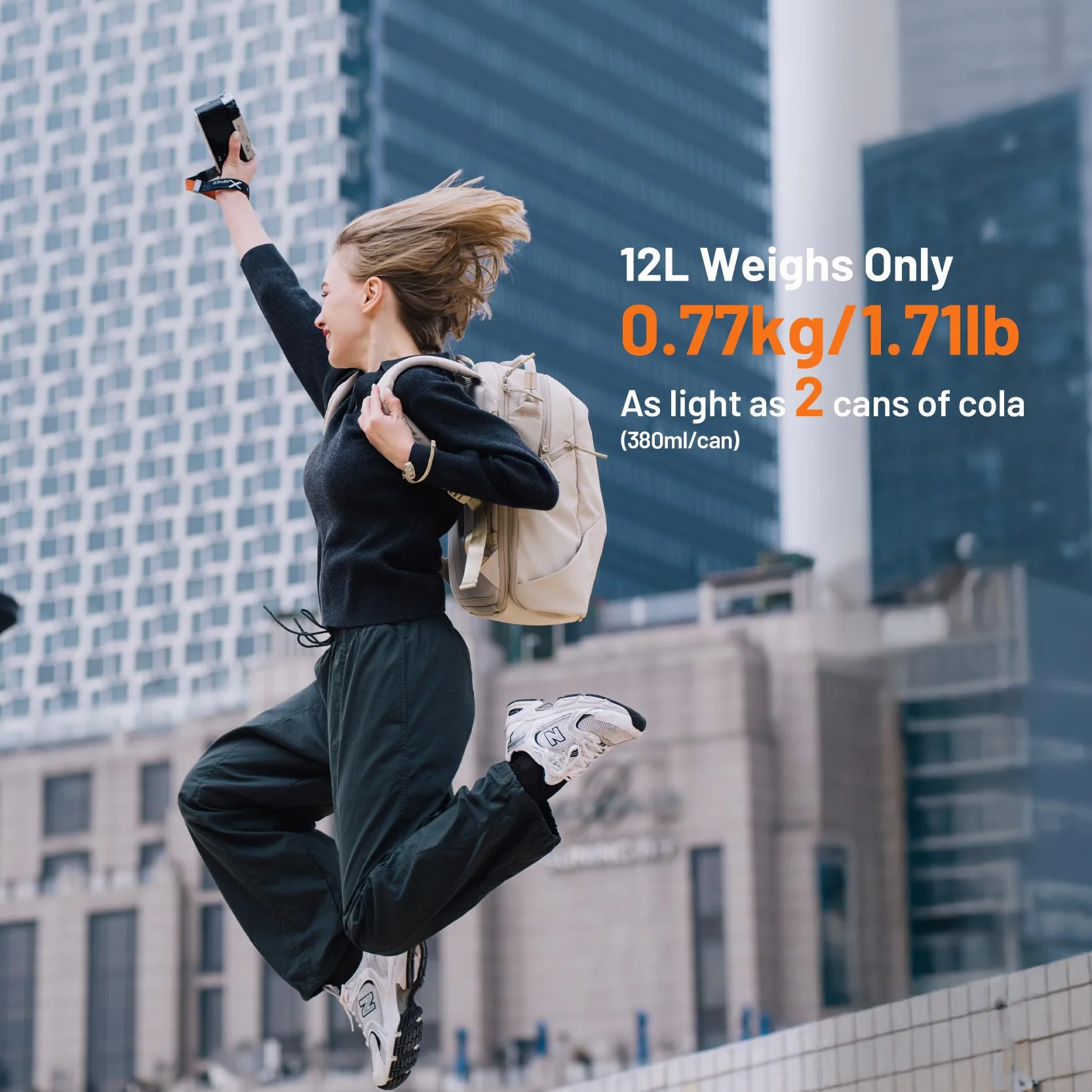 PGYTECH OneGo Lite Zaino per Fotocamera 12L, Piccola Borsa Fotografica Compatta per Donne e Corporature Minute, per Fotocamere Mirrorless/Reflex Sony/Canon/Nikon, Resistente all'Acqua (Nero)