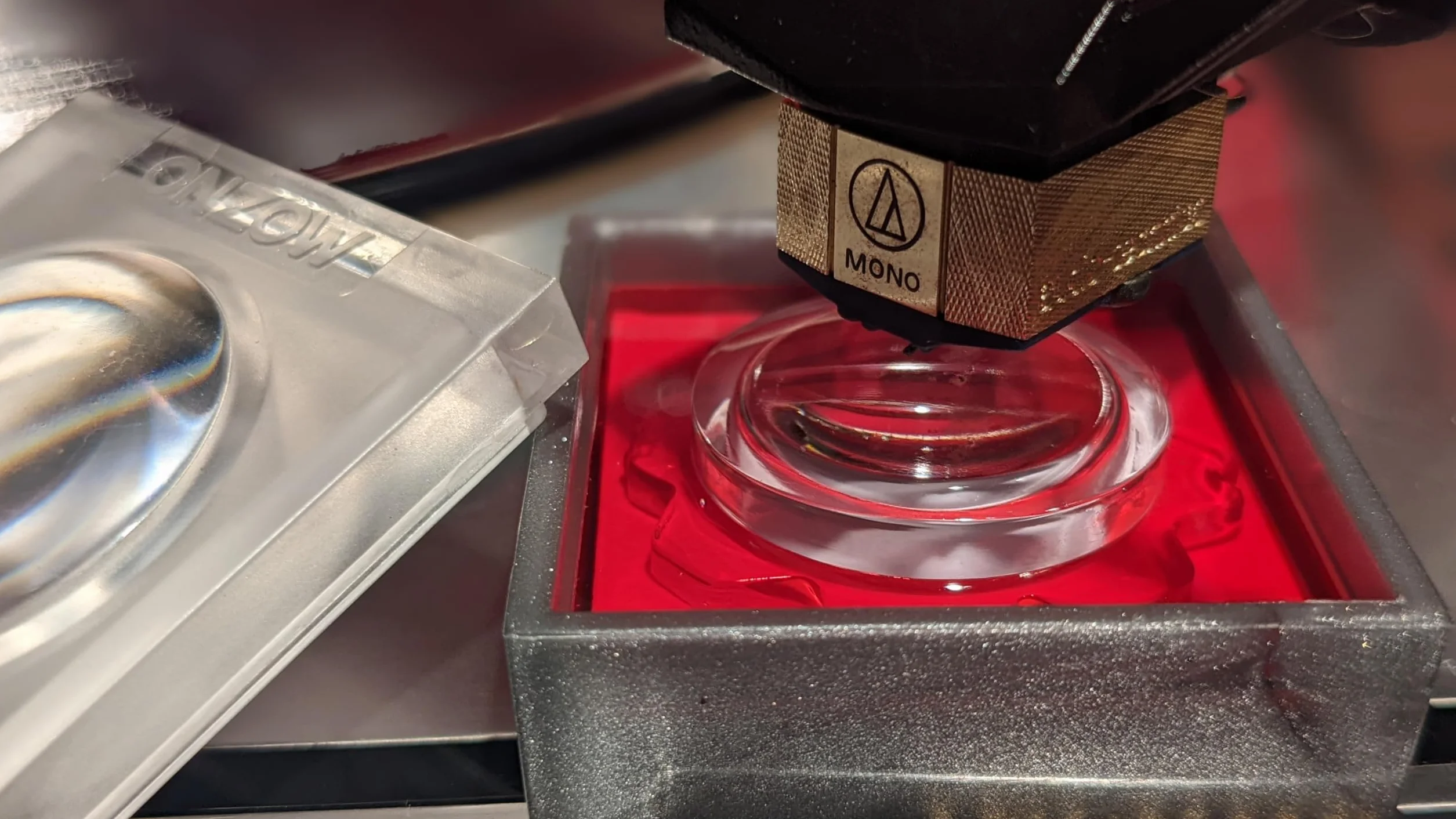 ZERODUST Certified - Detergente diamantato Platinum/Turntable Stylus Tip Cleaner (Rosso/Rosso)