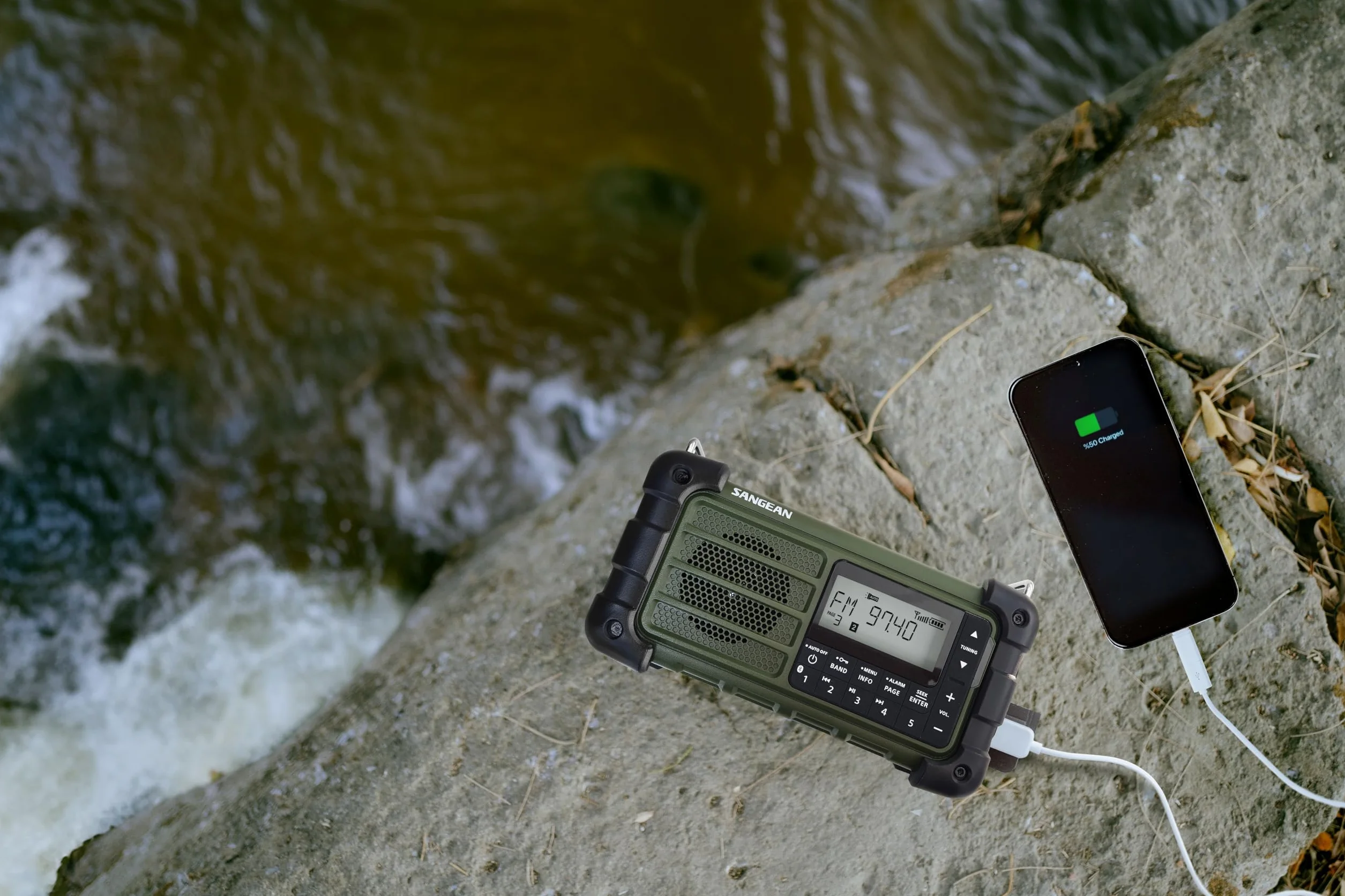 MMR-99 AM/FM Radio Desert Tan Forest Green