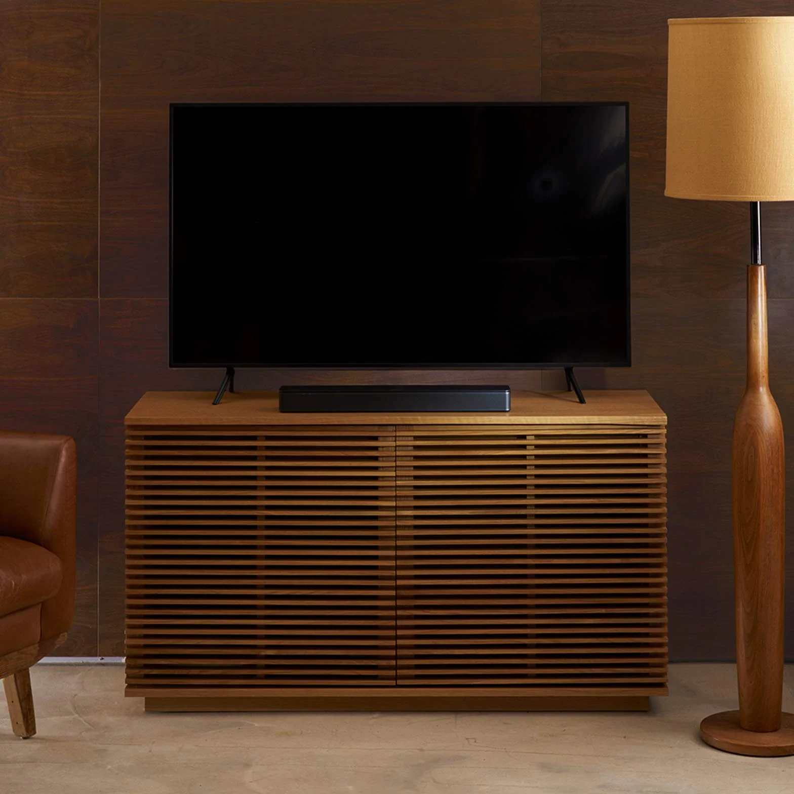 Bose Diffusore TV, Piccola Soundbar con Connettività Bluetooth