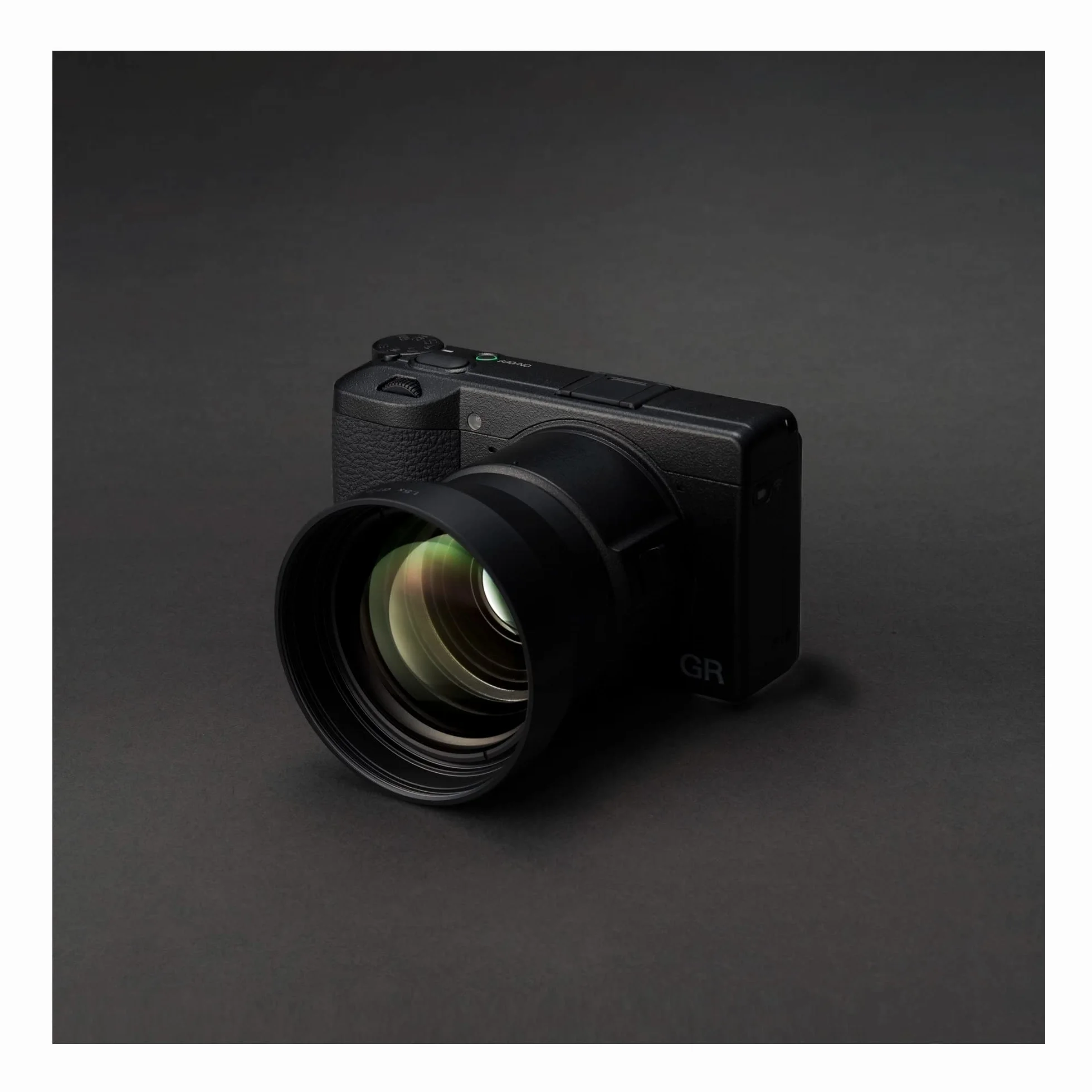 Ricoh 37826, Adattatore per obiettivo GA-2 [Modelli compatibili: GR IIIx] [Adattatore utilizzato quando la lente di conversione GT-2 è collegato] [filtro da 49 mm può essere collegato]