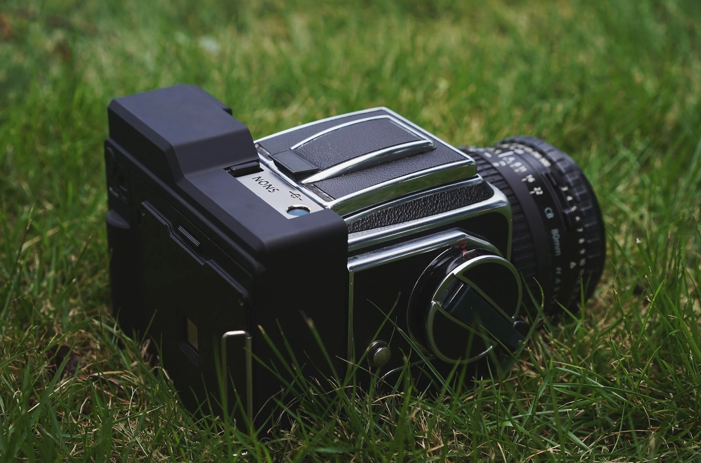 NONS Instant Back - Retro fotocamera istantanea compatibile con pellicole quadrate per Hasselblad 500, 501, 503, 1000, 2000, SWC e PME