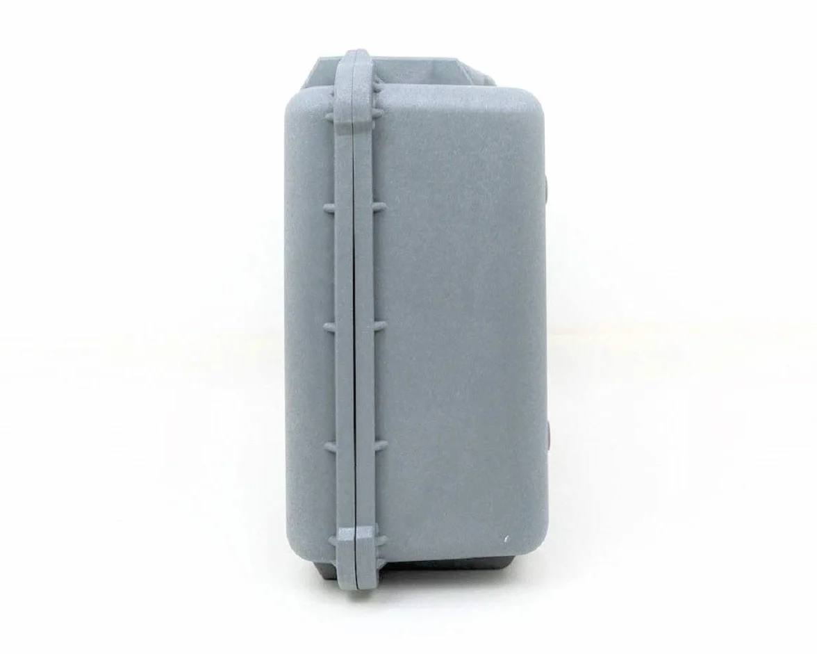 PELI 1520 Valigia protettiva resistente agli urti, IP67 Impermeabile e a prova di polvere, Capacità di 24L, Prodotto in Germania, Con Inserto in schiuma personalizzabile, Colore Grigio
