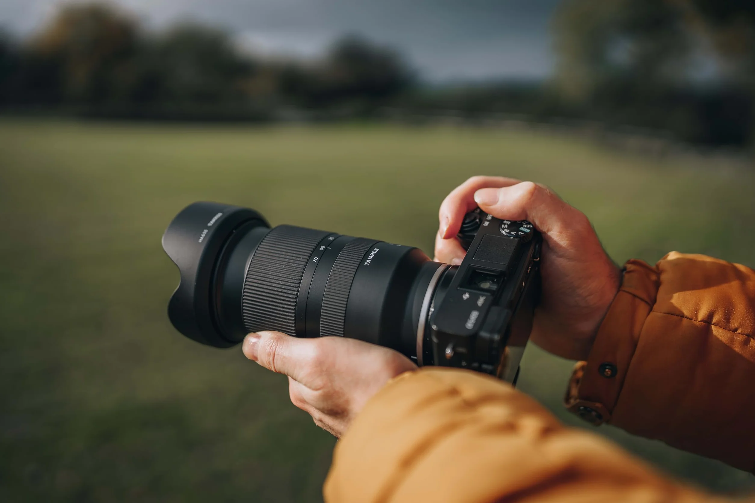 TAMRON Obiettivo zoom 17-70 mm F/2.8 Di III-A VC RXD per fotocamere con sistema mirrorless APS-C - per Sony E-mount