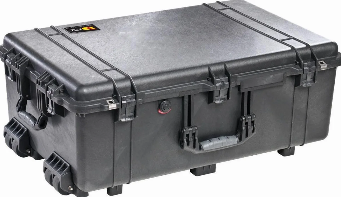 PELI 1650 Valigia a Tenuta Stagna per il Trasporto di Apparecchiature AV, Droni e Apparecchiature Fragili, IP67 a Prova di Polvere, Capacità di 86L, Prodotto in Germania, Con inserto in Schiuma, Nero