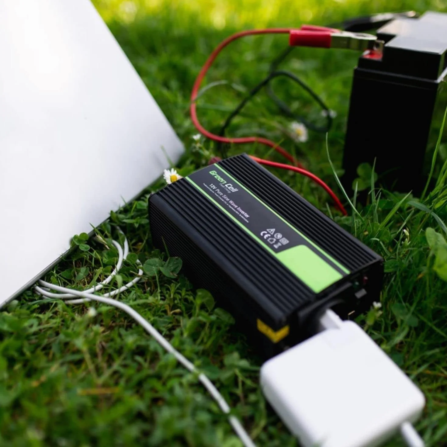 Green Cell 300W/600W 12V 220V/230V Onda Pura Inverter Invertitore di Tensione Fotovoltaico per Camper Auto Convertitore di Potenza