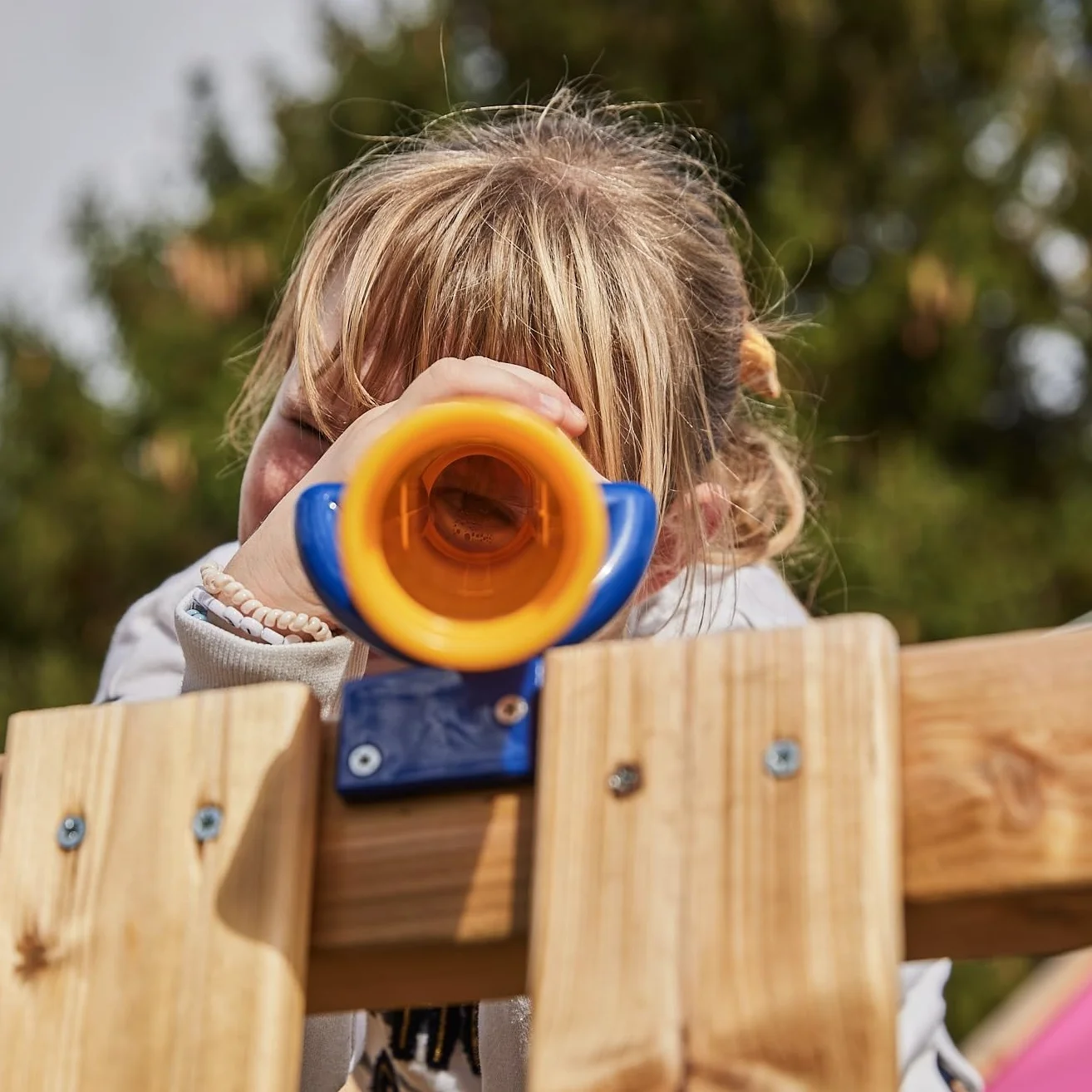 WICKEY Giocattolo telescopico per bambini per esploratori avventurosi: divertimento nel proprio giardino con binocolo in plastica girevole e design resistente alle intemperie