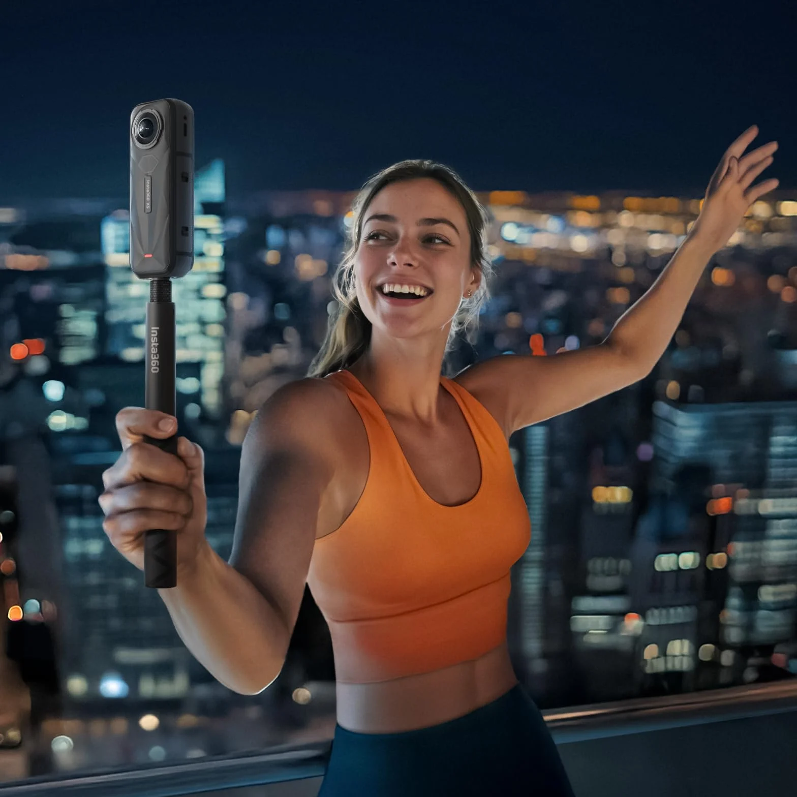 Insta360 X5 Pack Moto - Camera Impermeabile 8K 360º, Obiettivi Sostituibili, Batteria con Autonomia 3 ore, Audio Nitido, Stabilizzazione, Selfie Stick Invisibile, Bassa Luce