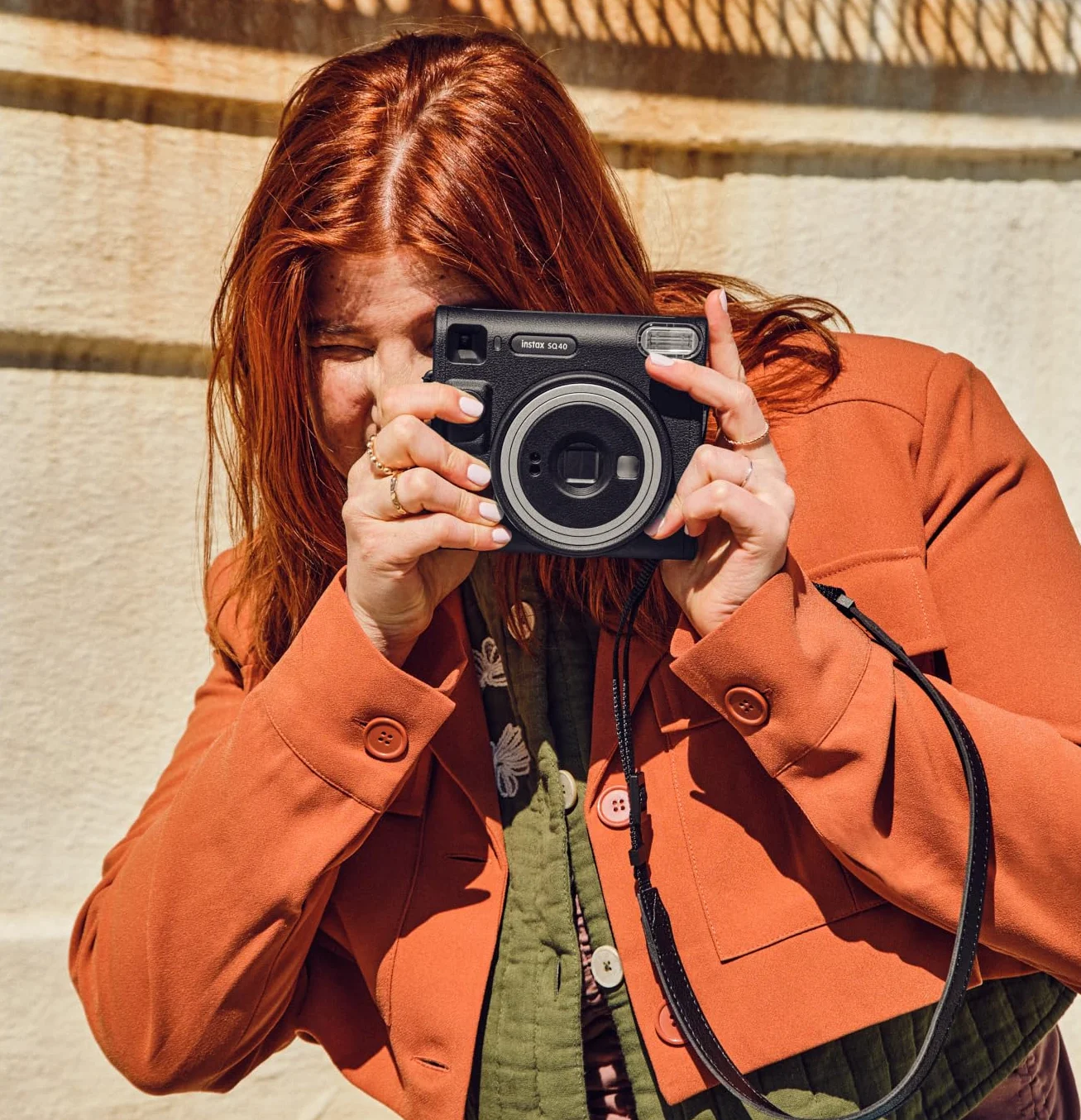Fujifilm instax SQUARE SQ40 - Fotocamera Istantanea, Esposizione Automatica, Modalità Selfie, Design Classico, Finitura Nera, Eleganza Senza Tempo, Stampe Formato Quadrato 62 mm x 62 mm