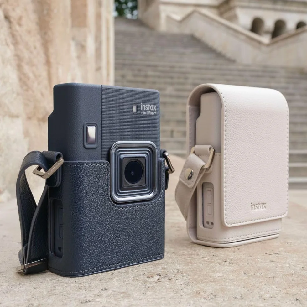 Fujifilm INSTAX mini LiPlay+ Sand Beige - Fotocamera Istantanea Ibrida, Stampante per Smartphone, Obiettivo Frontale per Selfie, Mini Registratore Audio, Dimensioni Stampa 86 mm x 54 mm