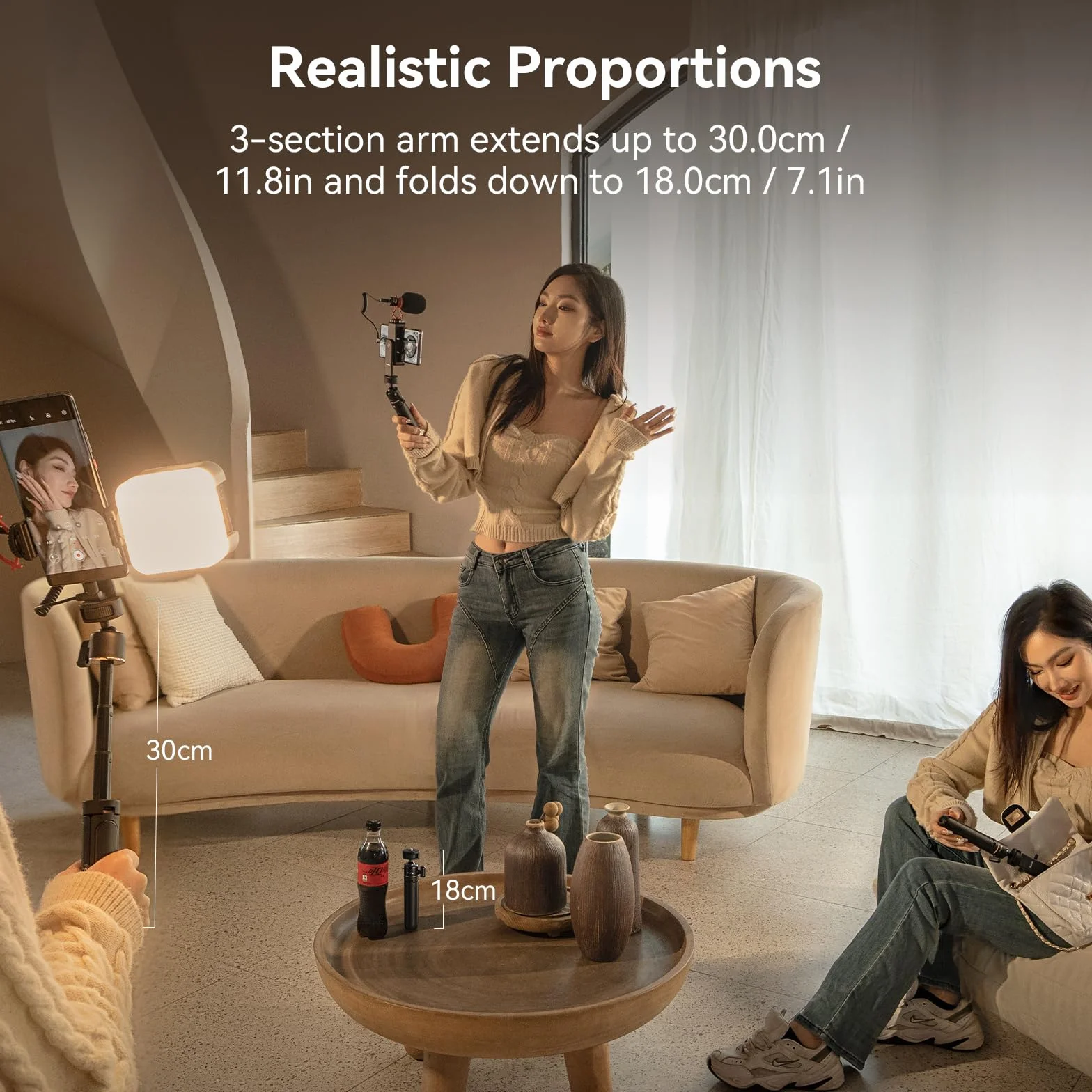 SMALLRIG Kit di Vlogging per iPhone, Kit di Creazione di Contenuti, Attrezzatura per la Registrazione Video, con Treppiede, Supporto, Luce e Microfono - 4369