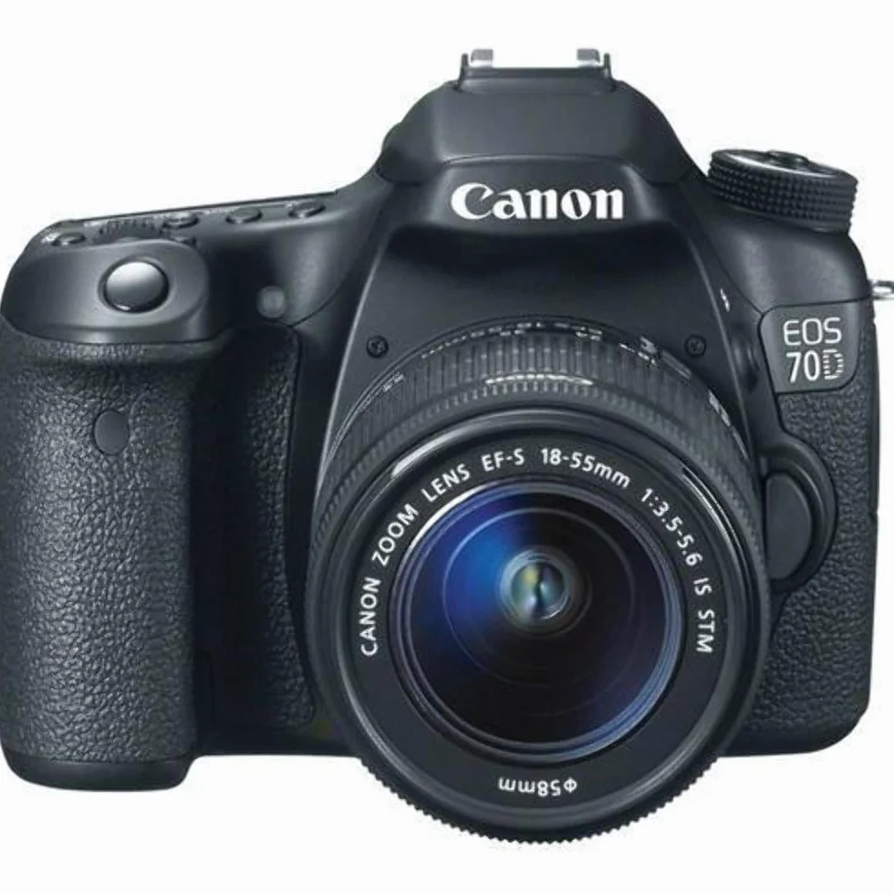 Canon EOS 70D + EF-S 18-55mm
