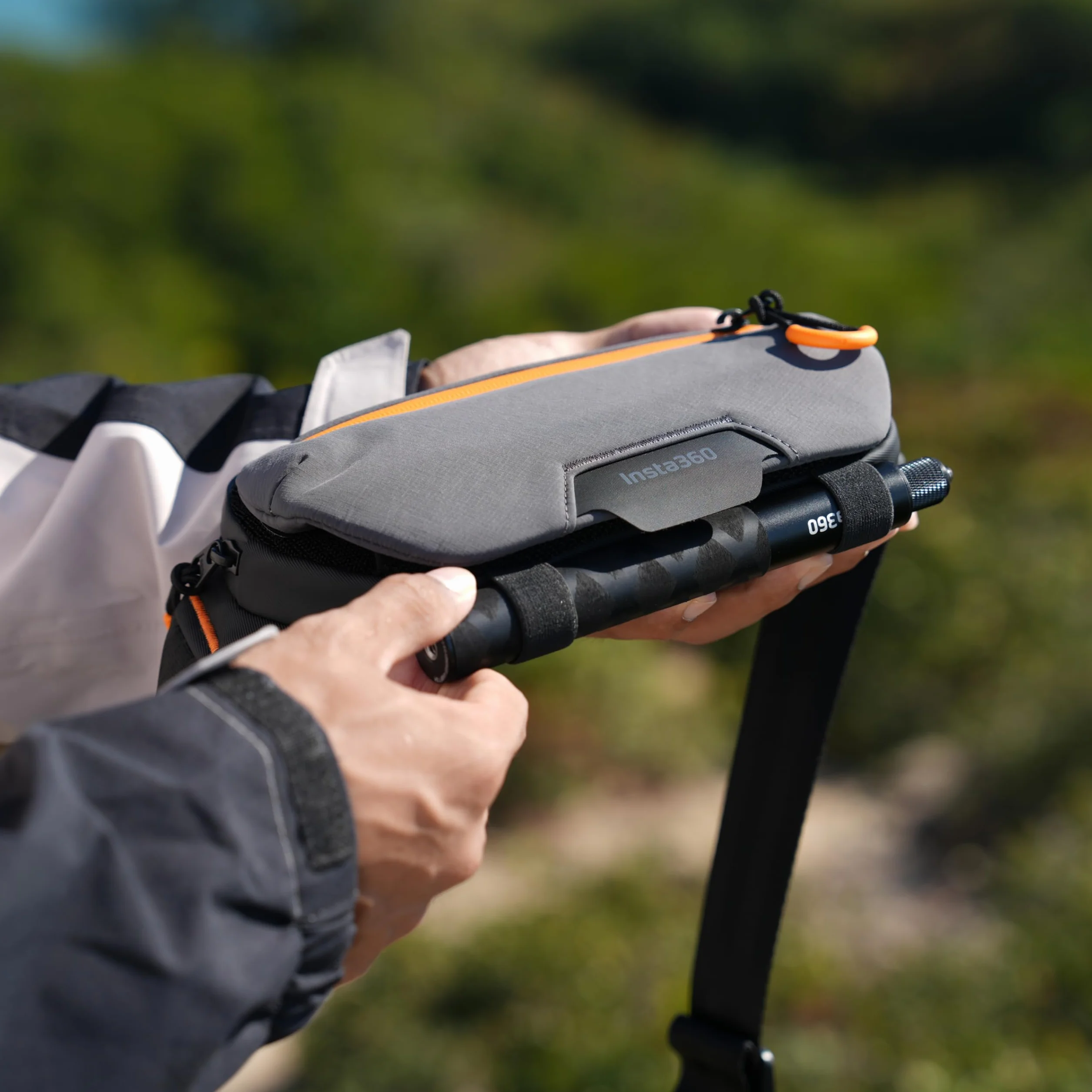 Insta360 Borsa a tracolla (Gris asfalto)