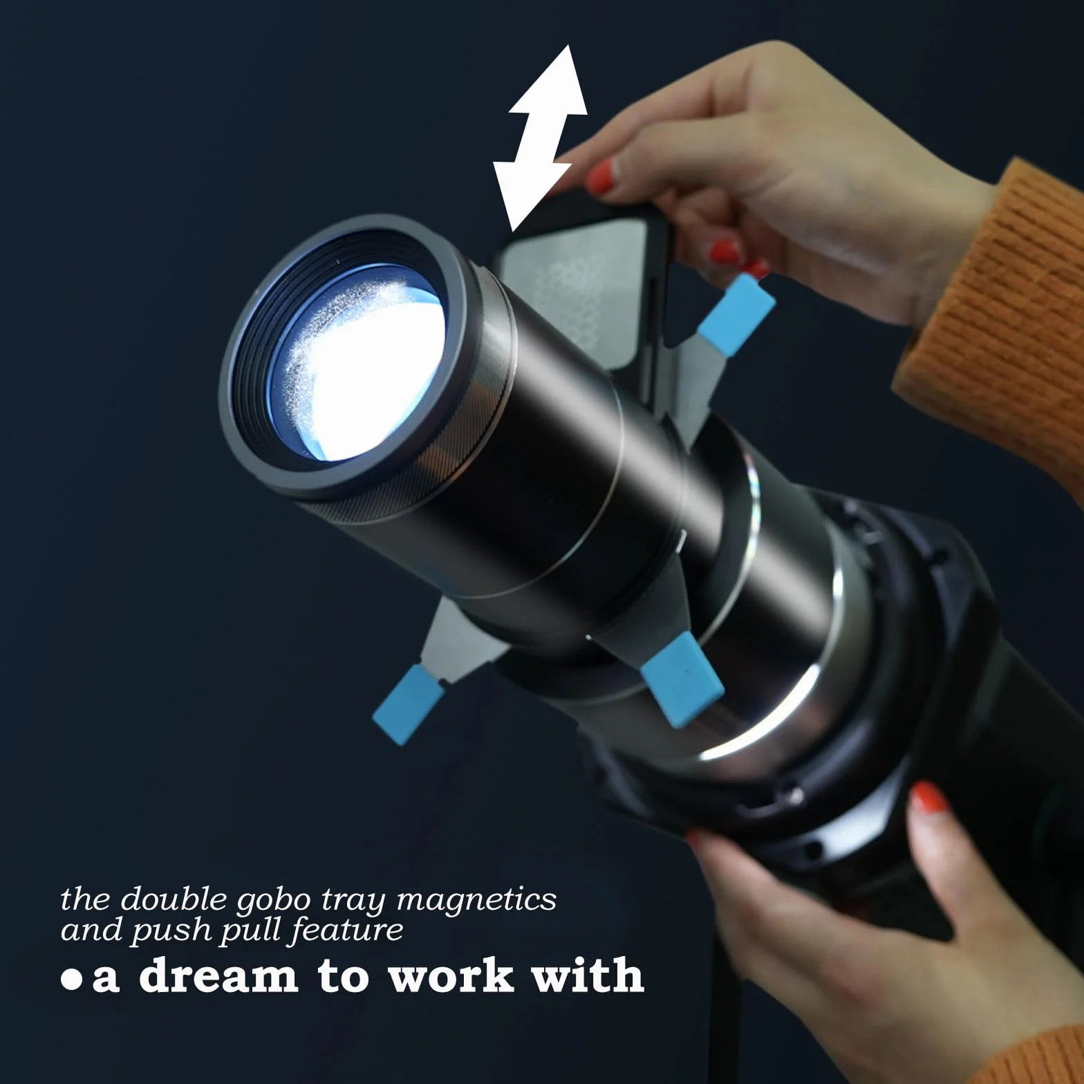 DF DIGITALFOTO Proiettore ottico Snoot Bowens Mount Gobo, con 39 Gobos, attacco di proiezione per faretto fotografico, compatibile con Aputure Amaran 100X/D 200D/X, Godox SL60, Nanlite FS150B