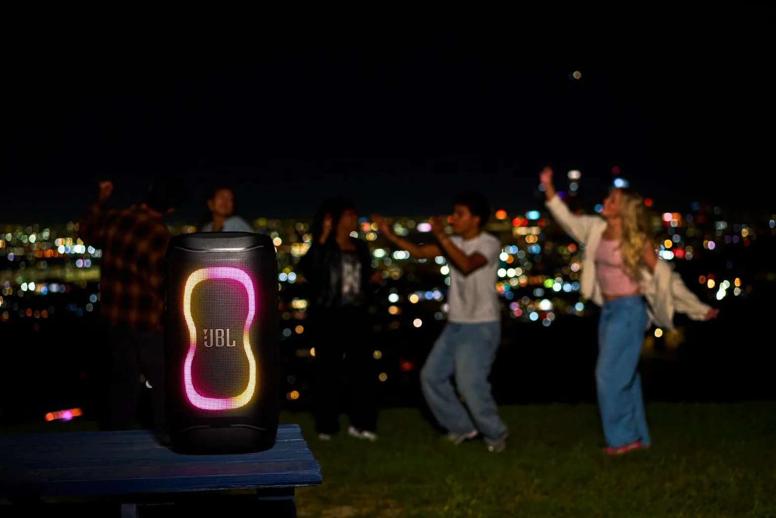 JBL PartyBox 130 Diffusore Portatile per feste con potente JBL Sound, Bluetooth, Lightshow dinamico, Design IPX4 resistente agli schizzi, fino a 15 ore di Batteria, Nero