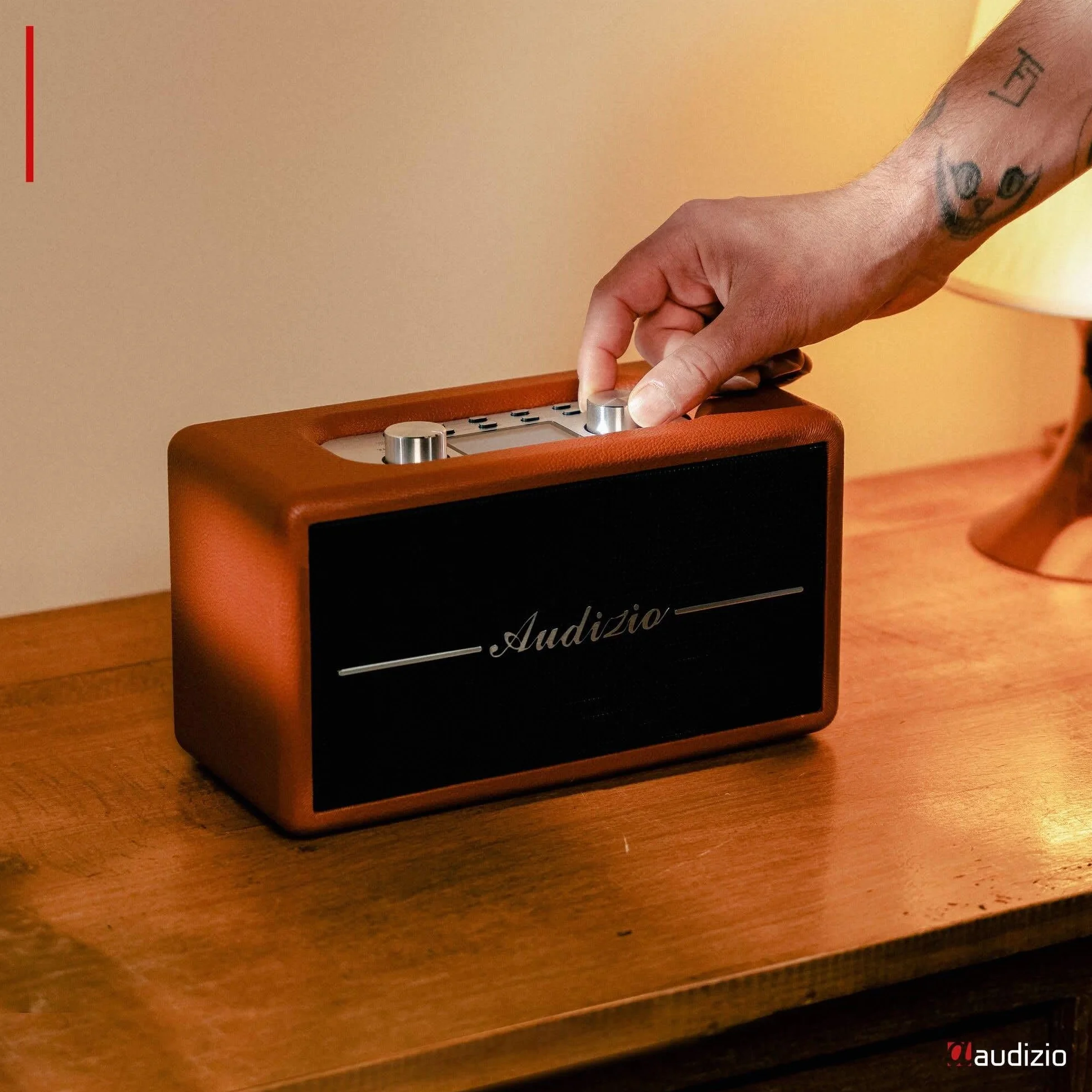 Audizio Tune60 Radio DAB+/FM Bluetooth Vintage Design Lettore USB SD Display LCD Sveglia Digitale Portatile AC Batterie