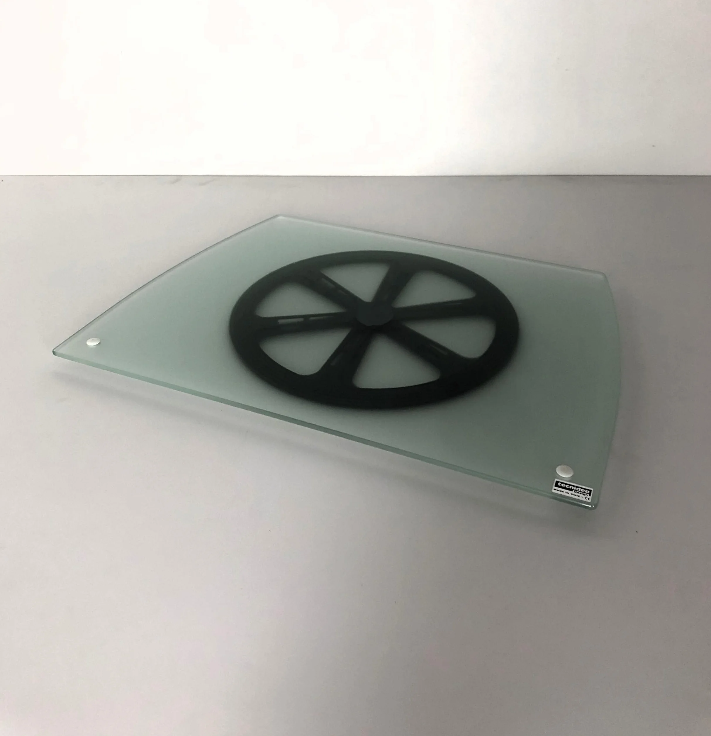 Base tv girevole,supporto girevole per tv, realizzato in vetro sagomato, temperato satinato dimensioni cm 54x39 - art. GK54C