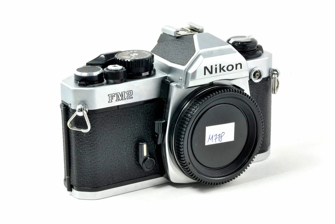 Nikon FM2 SLR fotocamera a pellicola con messa a fuoco manuale con otturatore in titanio