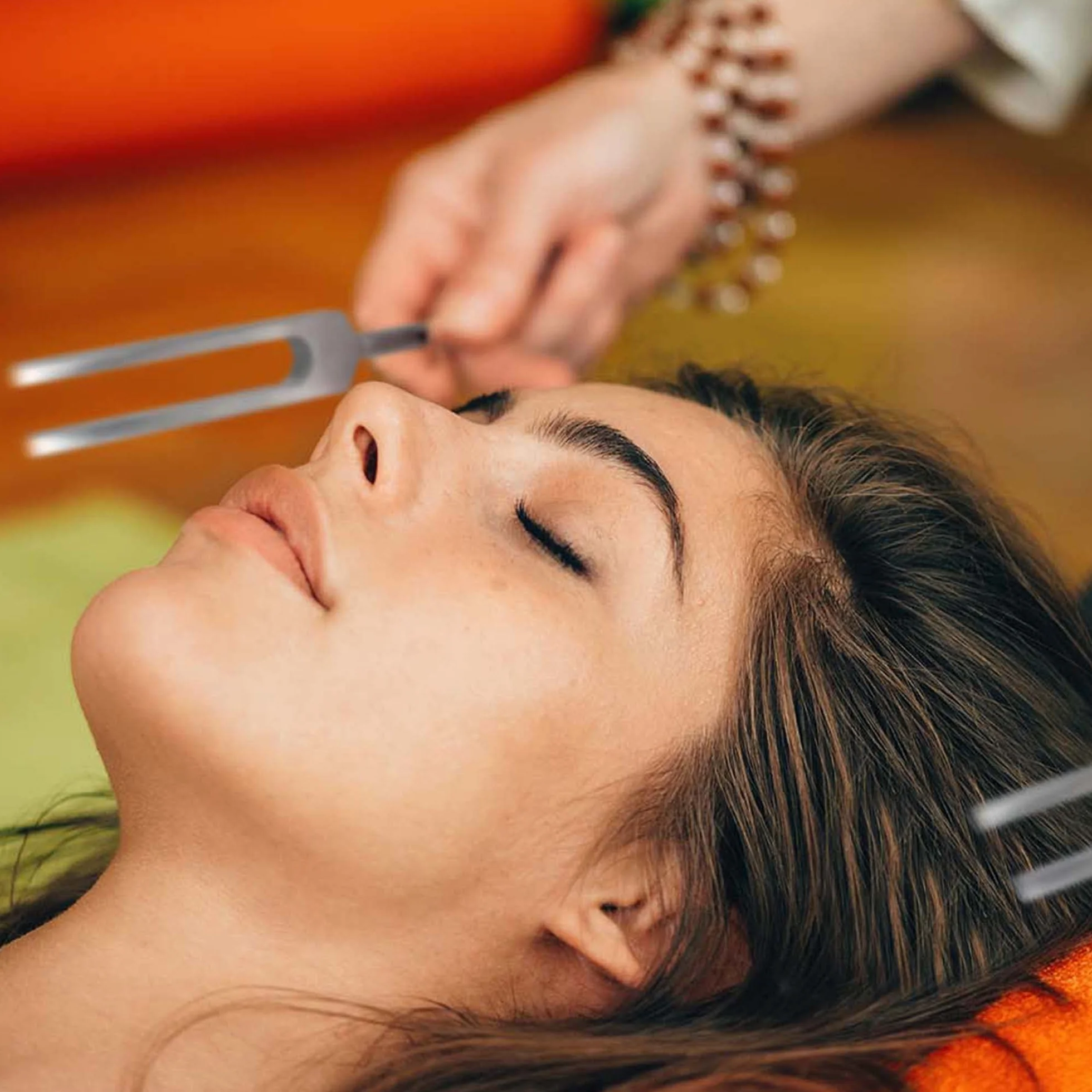 Forcella sintonizzatrice 528Hz prodotta a Sheffield, Inghilterra, da Ragg Tuning Forks. Forcella di alta qualità in alluminio per energia sonora. Ottimo per meditazione, yoga e terapia del suono