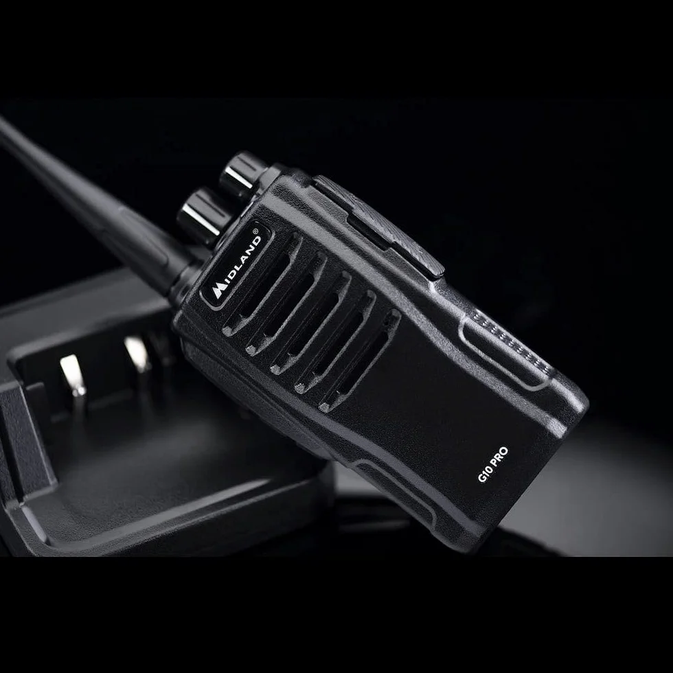 Midland - Walkie Talkie G10 PRO, Ricetrasmittenti Professionali Cantiere e Strada, 32 Canali PMR446 Senza Licenza, Copertura 12Km, Autonomia 16H, 50 Toni CTCSS, 116 Codici DCS, Batteria e Accessori