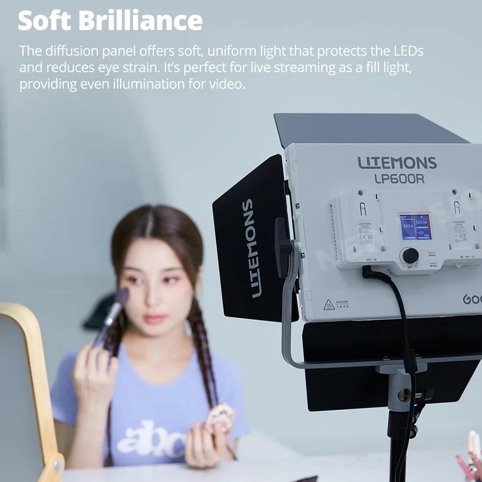 Godox Pacchetto di 2 Litemons LP600R RGB LED Light Panel Kit con Tripod/Carry Bag, App Control, 60 W Photo Studio Lighting, 1800 K - 10000 K, 14 modalità FX, rotazione a 360° (LP600R K2)
