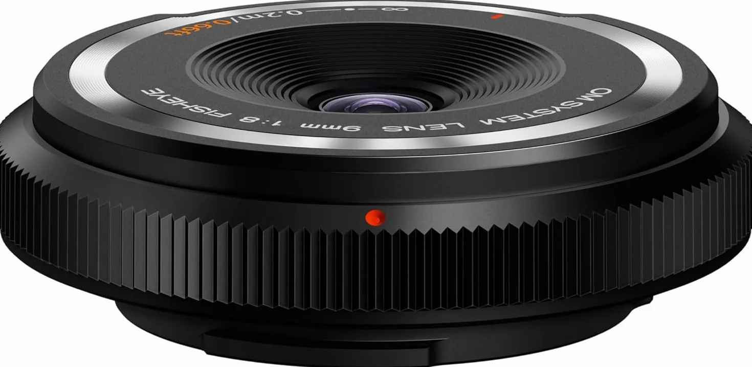 OM SYSTEM Obiettivo Fisheye 9mm 1:8.0 Ultra Sottile per Fotocamere MFT Olympus, Panasonic Grandangolo Compatto, Scatti Creativi Ultra Leggeri, Macro e Panoramico, Nero