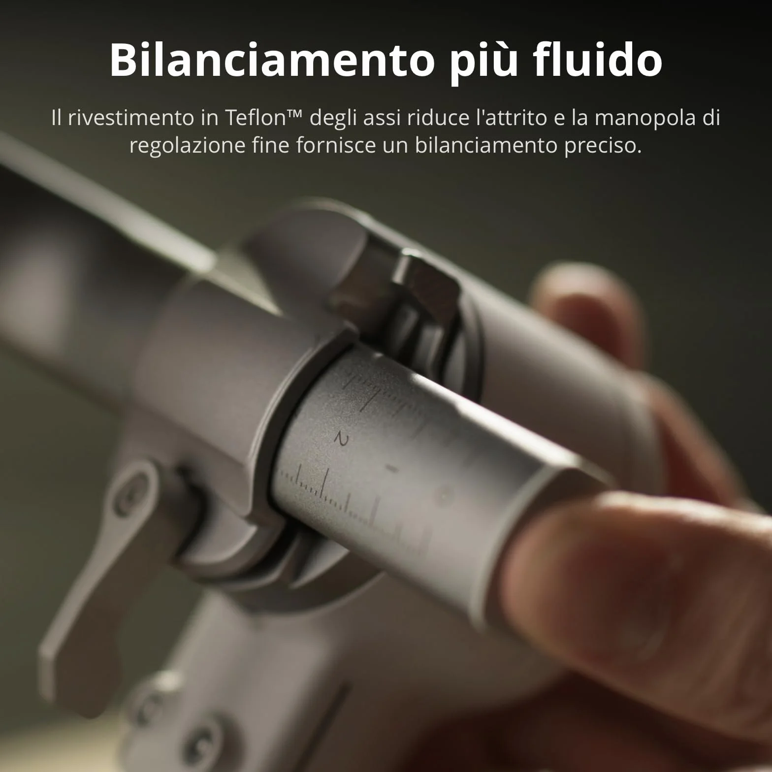DJI RS 4 Mini Combo, stabilizzatore per fotocamera Canon/Sony/Panasonic/Nikon/Fujifilm, blocchi automatici degli assi, 2 kg di carico, stabilizzatore per fotocamera, impugnatura a valigetta
