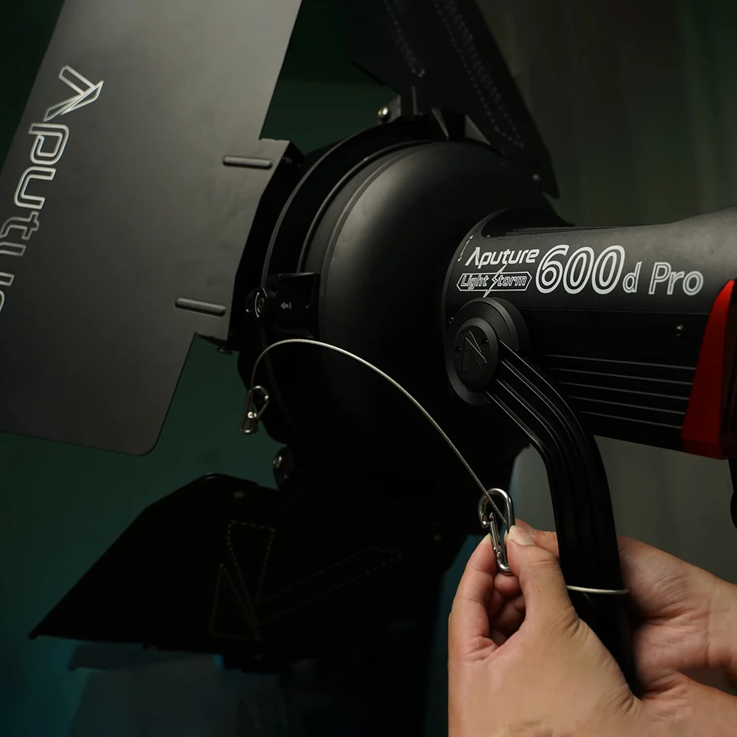Aputure F10 Barn-Doors - Porte da Fienile per LS 600 Series, LS 300 Series, LS 120 Series, Compatibili con Montaggio Bowens