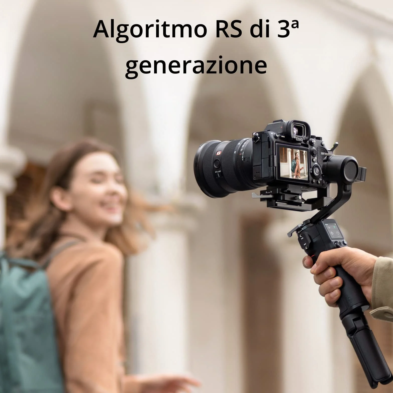 DJI RS 3 Mini, Stabilizzatore leggero a 3 assi per Canon/Sony/Panasonic/Nikon/Fujifilm, Carico utile testato di 2 kg, Controllo dell’otturatore a Bluetooth, Riprese verticali native