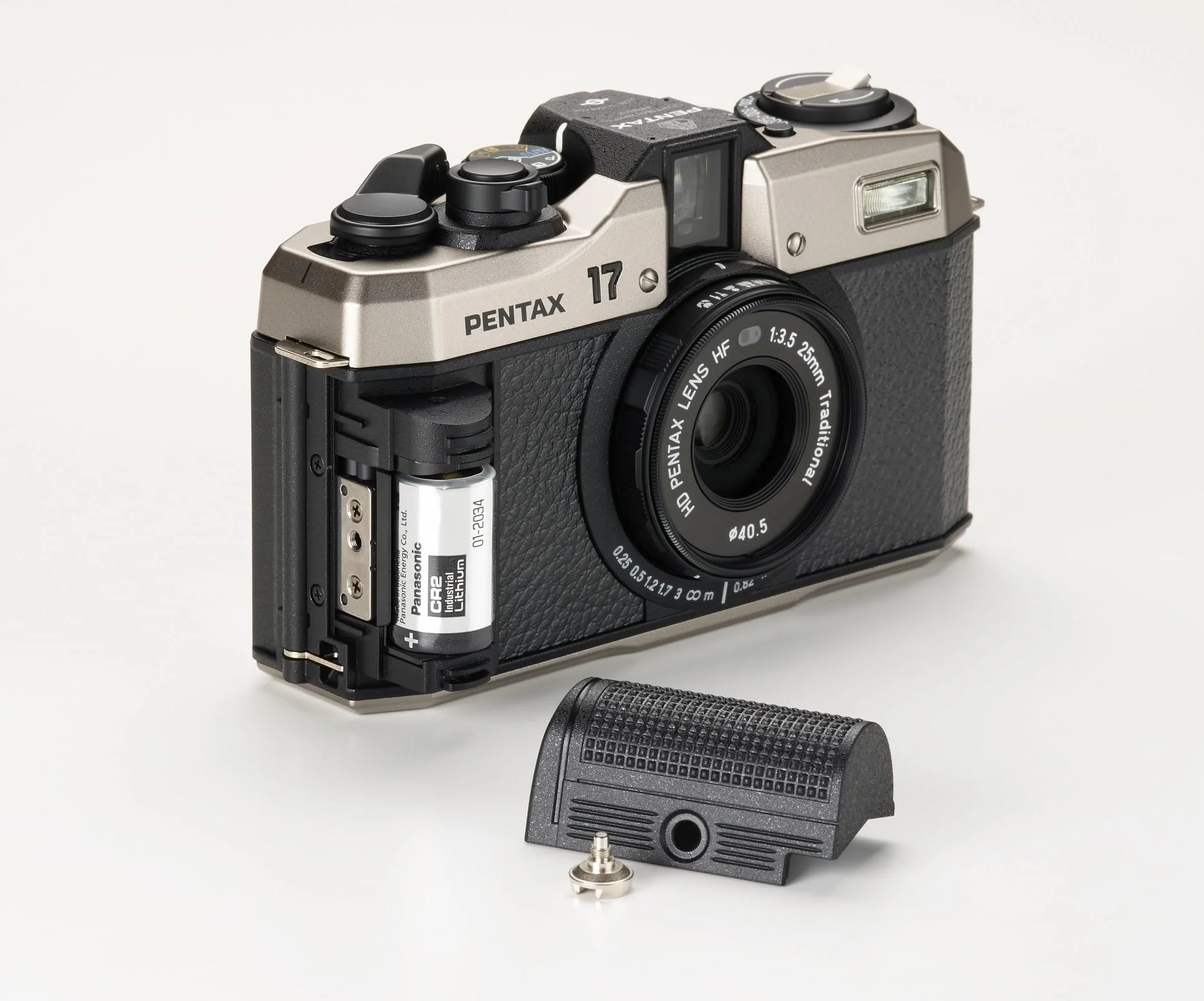 PENTAX 17 Fotocamera compatta a pellicola fissa focale progettata per catturare fotografie di mezza dimensione