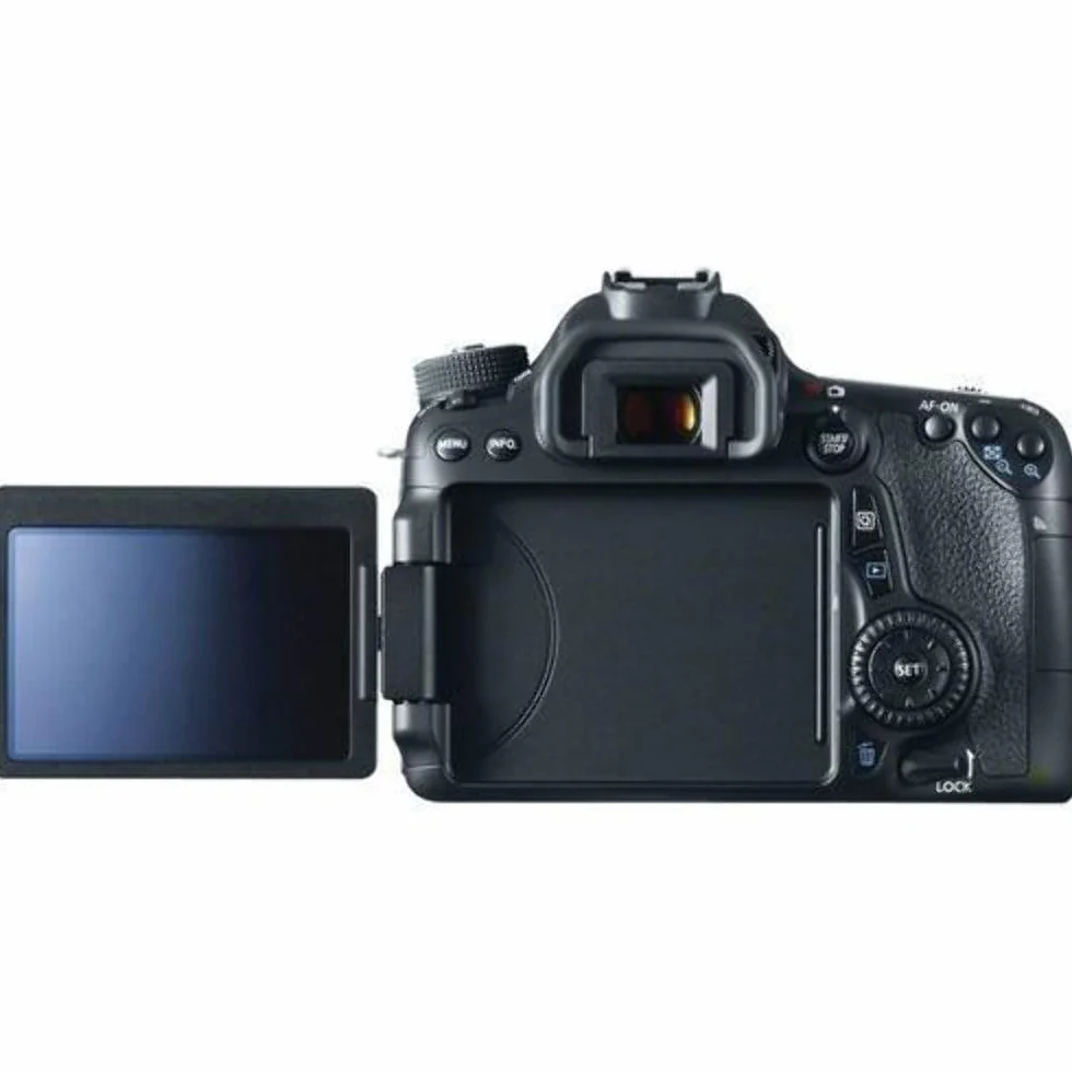 Canon EOS 70D + EF-S 18-55mm