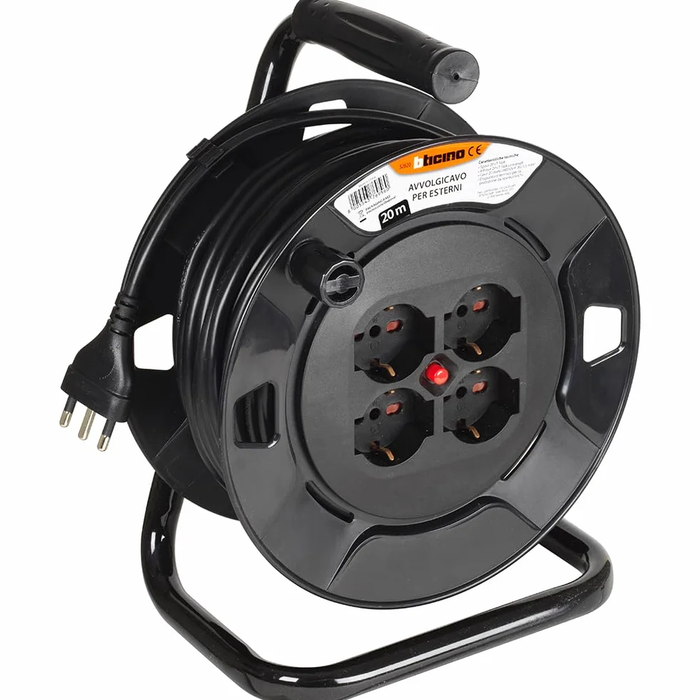 BTICINO Avvolgicavo S2620, Prolunga Elettrica 20 Metri, 4 Prese Polivalenti Schuko Bipasso, Spina Grande 16A, Interruttore Termico, Maniglia Ergonomica, Ferma Cavo, Full Black