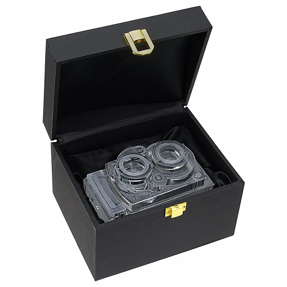 Fotodiox Crystal TLR Camera Display Model – Replica 4/5 Size of Rolleiflex 2.8 Camera with Zeiss Planar 80mm lens; Paperweight, Book Shelf, Bookends, Paper Weight