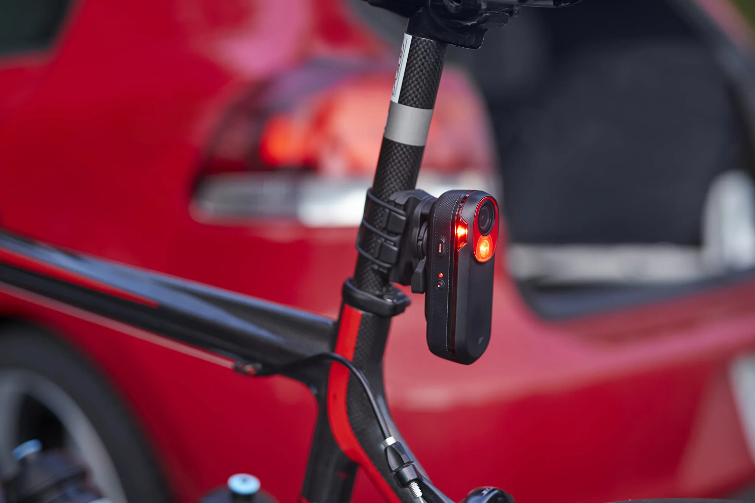Garmin Varia RCT716, radar con dash cam integrata per registrare e memorizzare eventi, regolamenti per il traffico stradale (luce posteriore STVZO con 5 lumen), include scheda di memoria SD da 16 GB