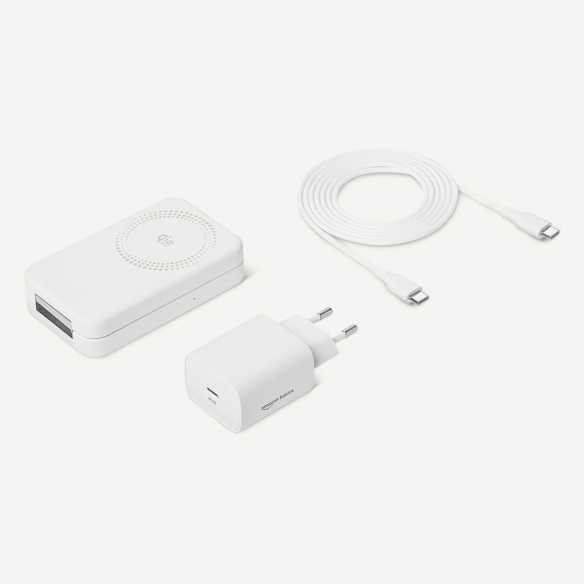 Amazon Basics - Stazione Ricarica Wireless 2in1 Certificata Qi2.2 Compatibile MagSafe, Ricarica Rapida 25W Max Supporto Pieghevole per iPhone 17/16/15/14/13/12, AirPods con Adattatore 45W Max Bianco