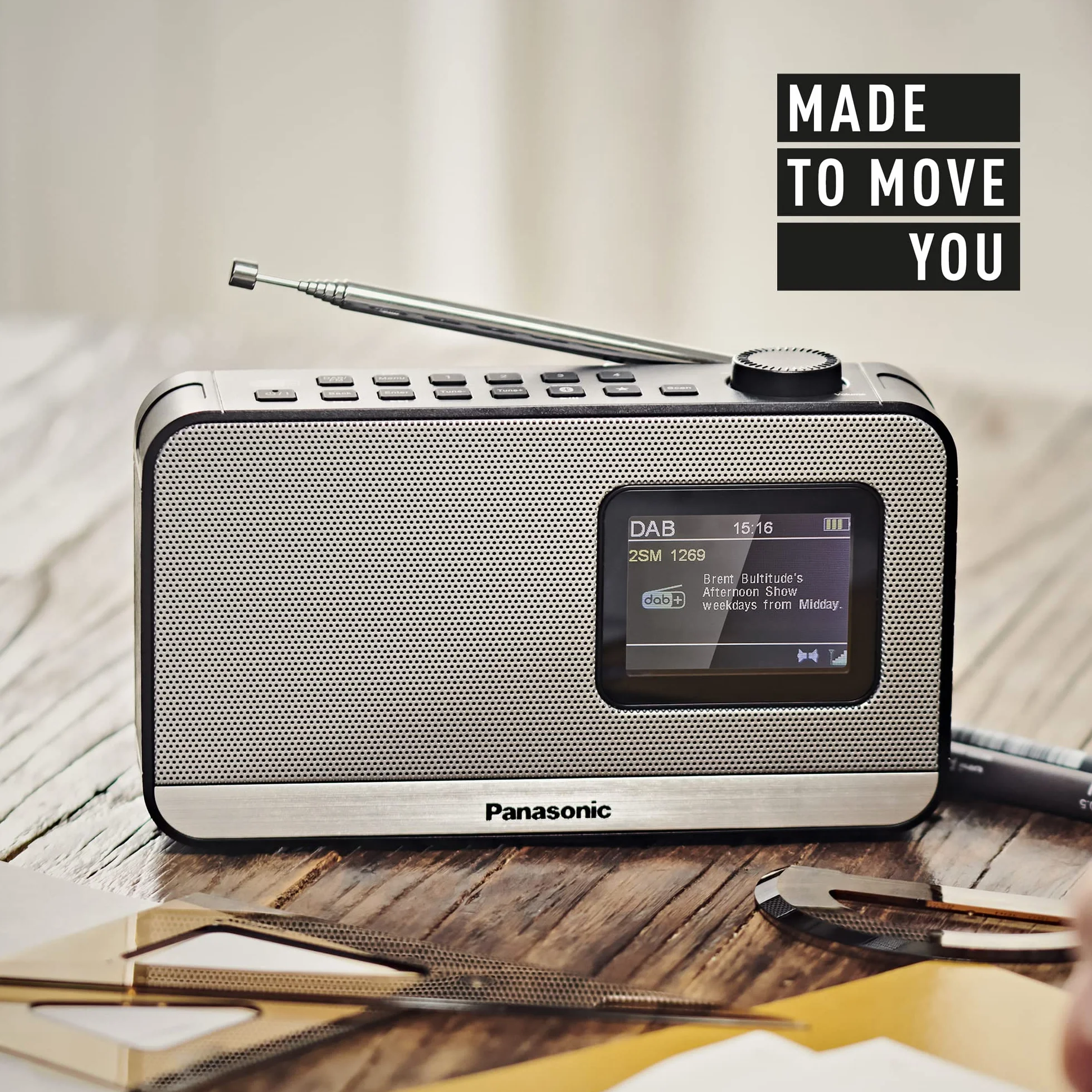 Panasonic RF-D15EG-K Tragbares DAB+/FM Digitalradio mit Bluetooth, 2,4 Zoll TFT LCD-Display, 3W 5cm Lautsprecher, Schlaf-, Wecker- und Uhrfunktion, Schwarz