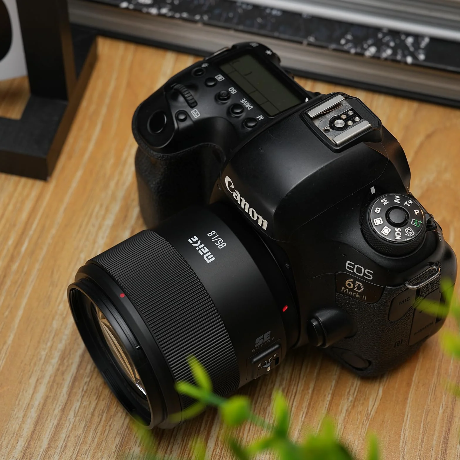 Meike Teleobiettivo 85 mm F1.8 SE Mark II STM AF full frame autofocus medio ad alta risoluzione 8K obiettivo ritratto compatibile con fotocamere DSLR Canon EOS EF Mount 5D 6D 5D Mark