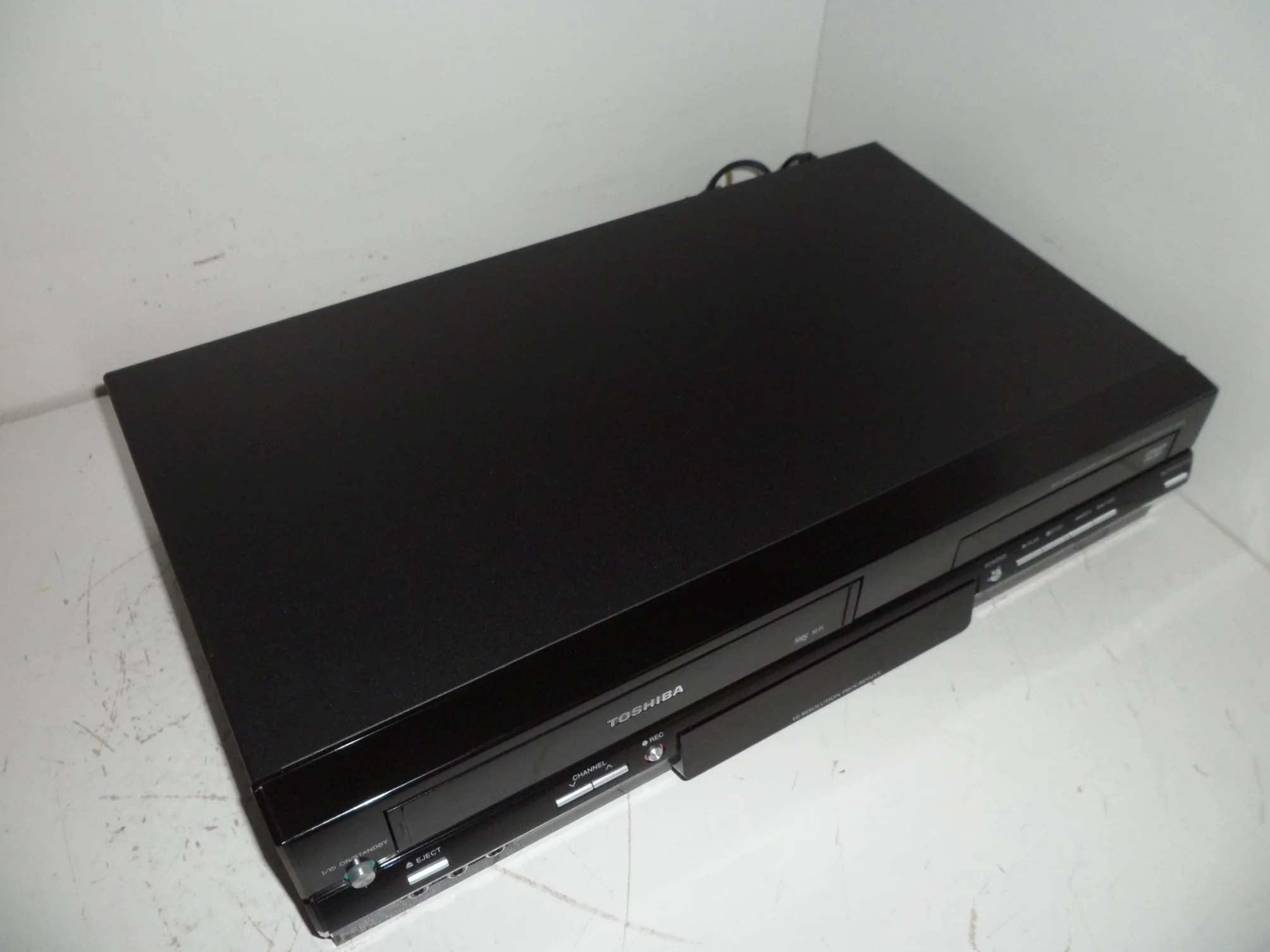 Toshiba SD38VB - DVD Player & VHS Combi