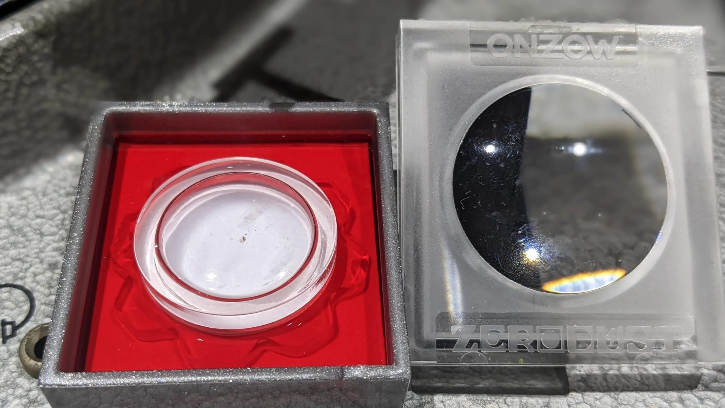 ZERODUST Certified - Detergente diamantato Platinum/Turntable Stylus Tip Cleaner (Rosso/Rosso)