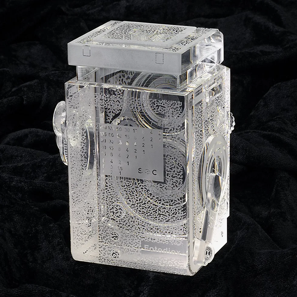 Fotodiox Crystal TLR Camera Display Model – Replica 4/5 Size of Rolleiflex 2.8 Camera with Zeiss Planar 80mm lens; Paperweight, Book Shelf, Bookends, Paper Weight