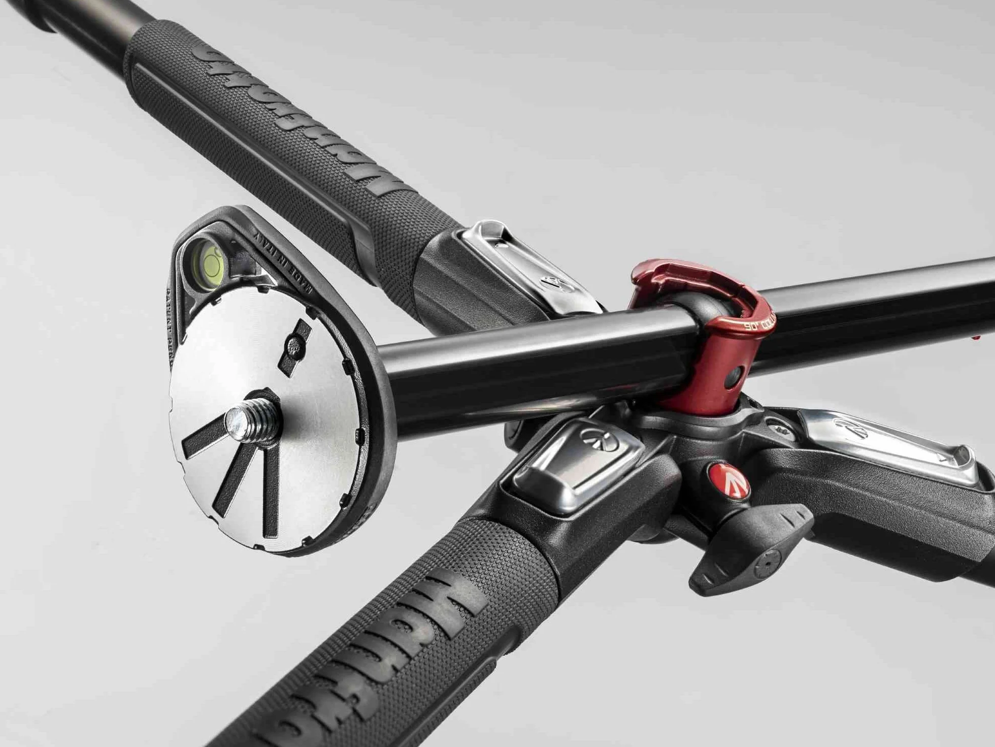 Manfrotto Kit Treppiede 190XPRO a 4 Sezioni in Alluminio con Testa su 3 Assi, Kit Professionale Accessori Fotografia, Treppiede Fotocamera con Testa 3-Vie per fotocamera mirrorrless, DSLR